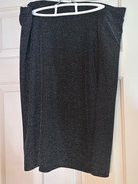 NWOT CARMEN Black Metallic Pencil Skirt with Subtle Shimmer XL